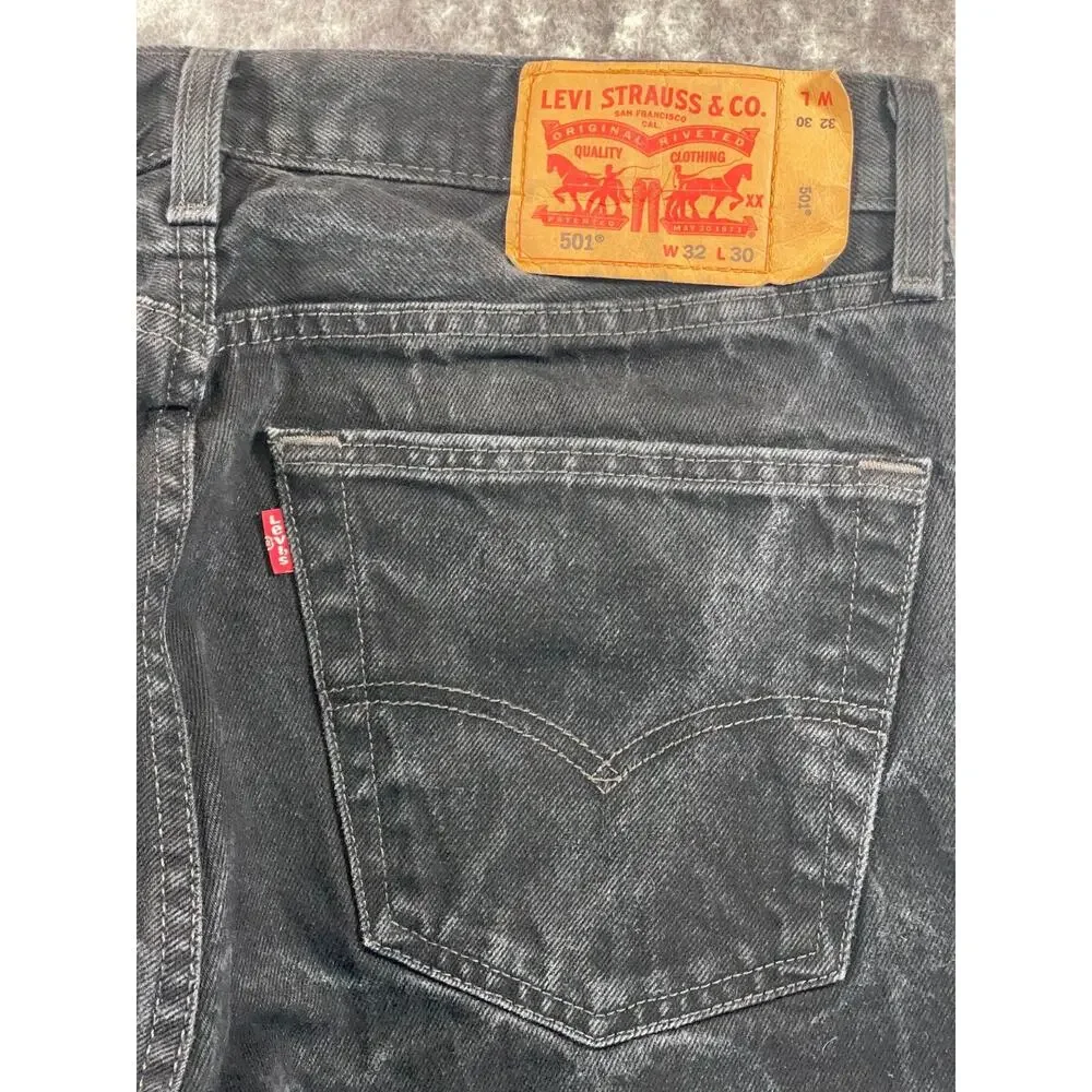 Levis 501 Original Fit Mens 32x30 Black Straight Leg Button Fly Jeans